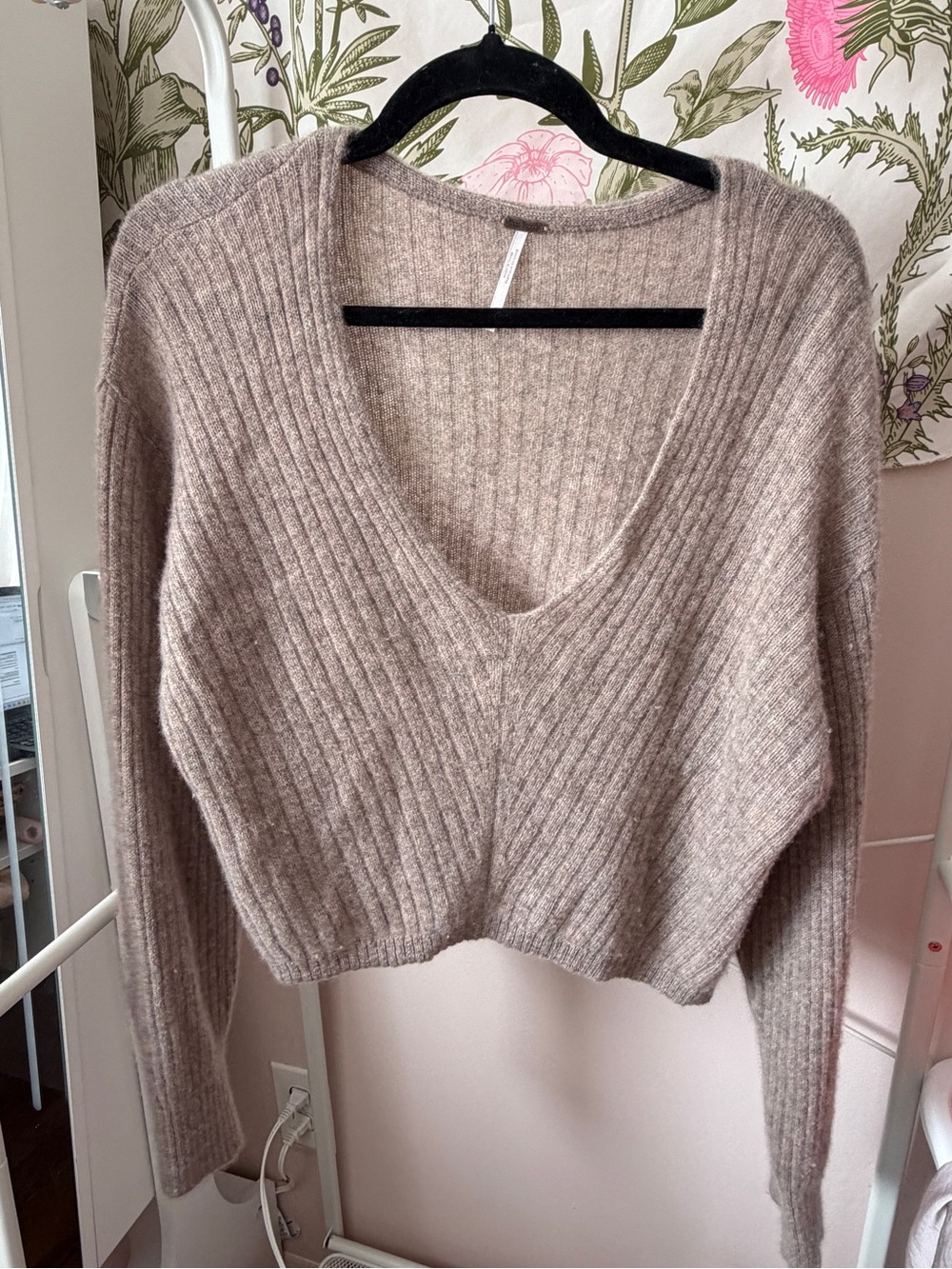 Free People Cozy V-Neck Ribbed Cropped Sweater - Taupe